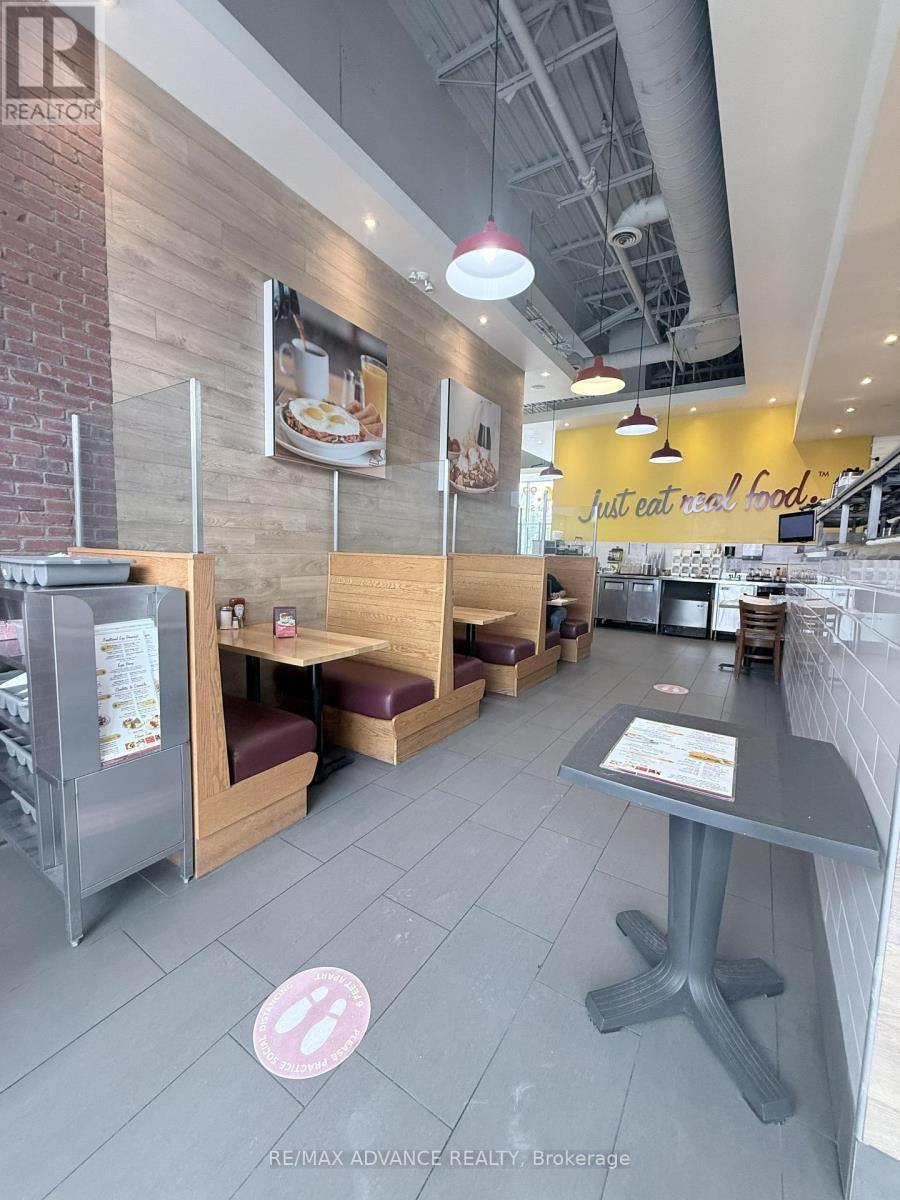 15975 Bayview Avenue, Aurora, Ontario  L4G 0S3 - Photo 11 - N12882192