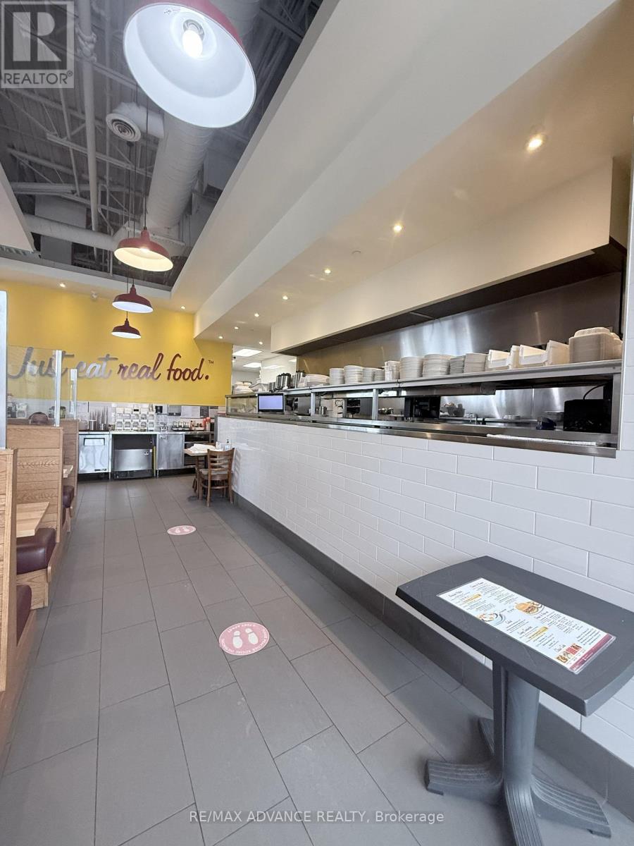 15975 Bayview Avenue, Aurora, Ontario  L4G 0S3 - Photo 12 - N12882192