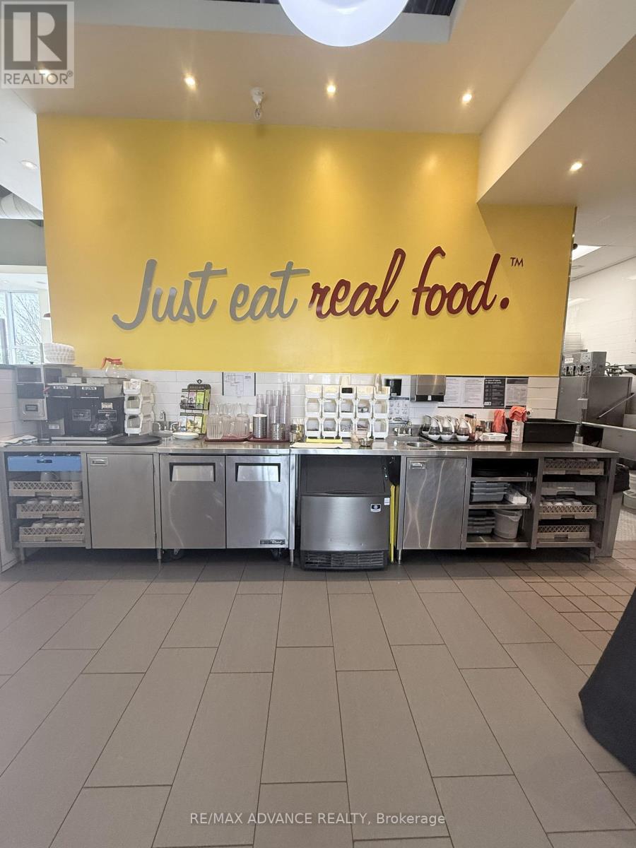 15975 Bayview Avenue, Aurora, Ontario  L4G 0S3 - Photo 13 - N12882192