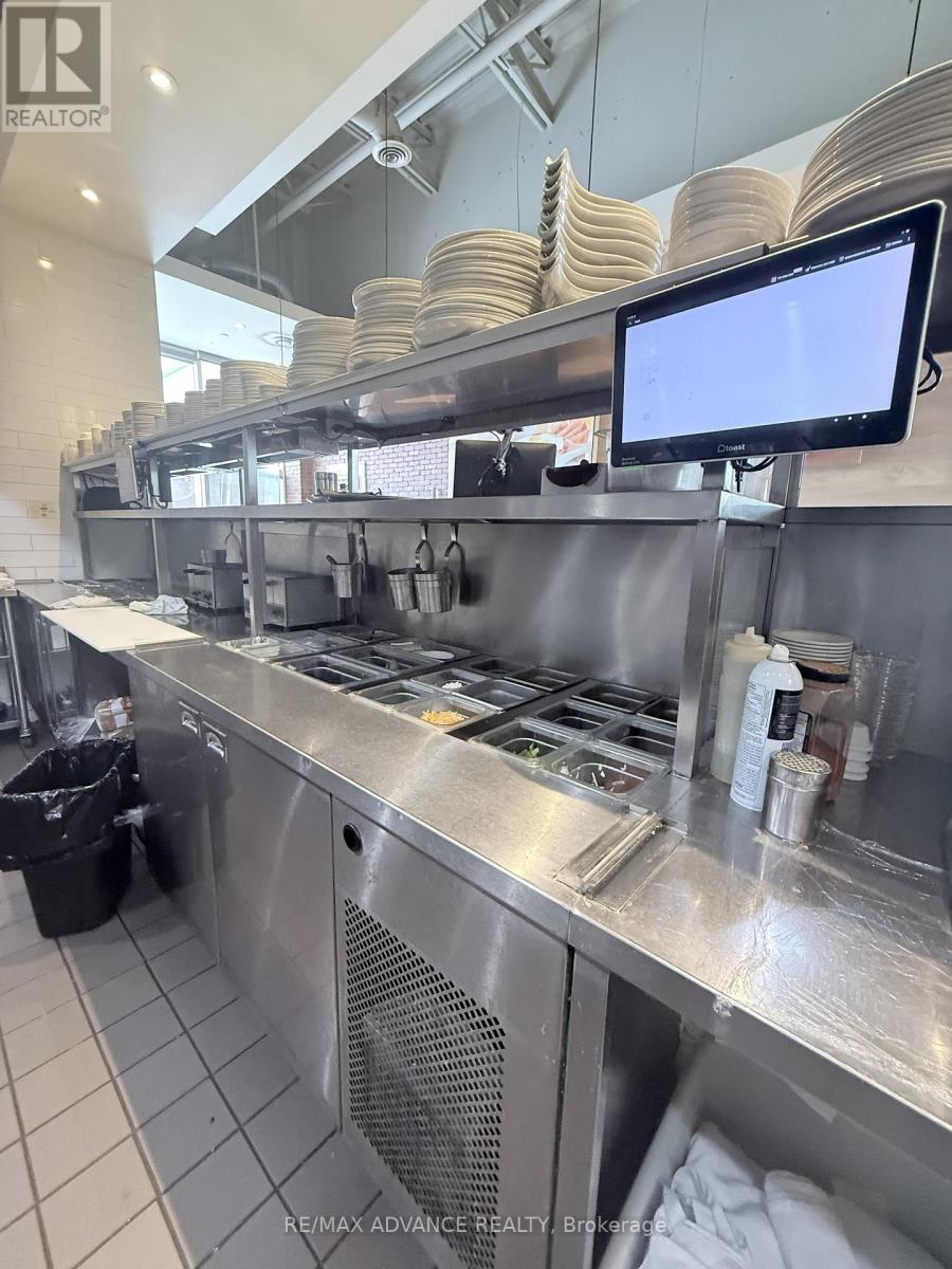 15975 Bayview Avenue, Aurora, Ontario  L4G 0S3 - Photo 20 - N12882192