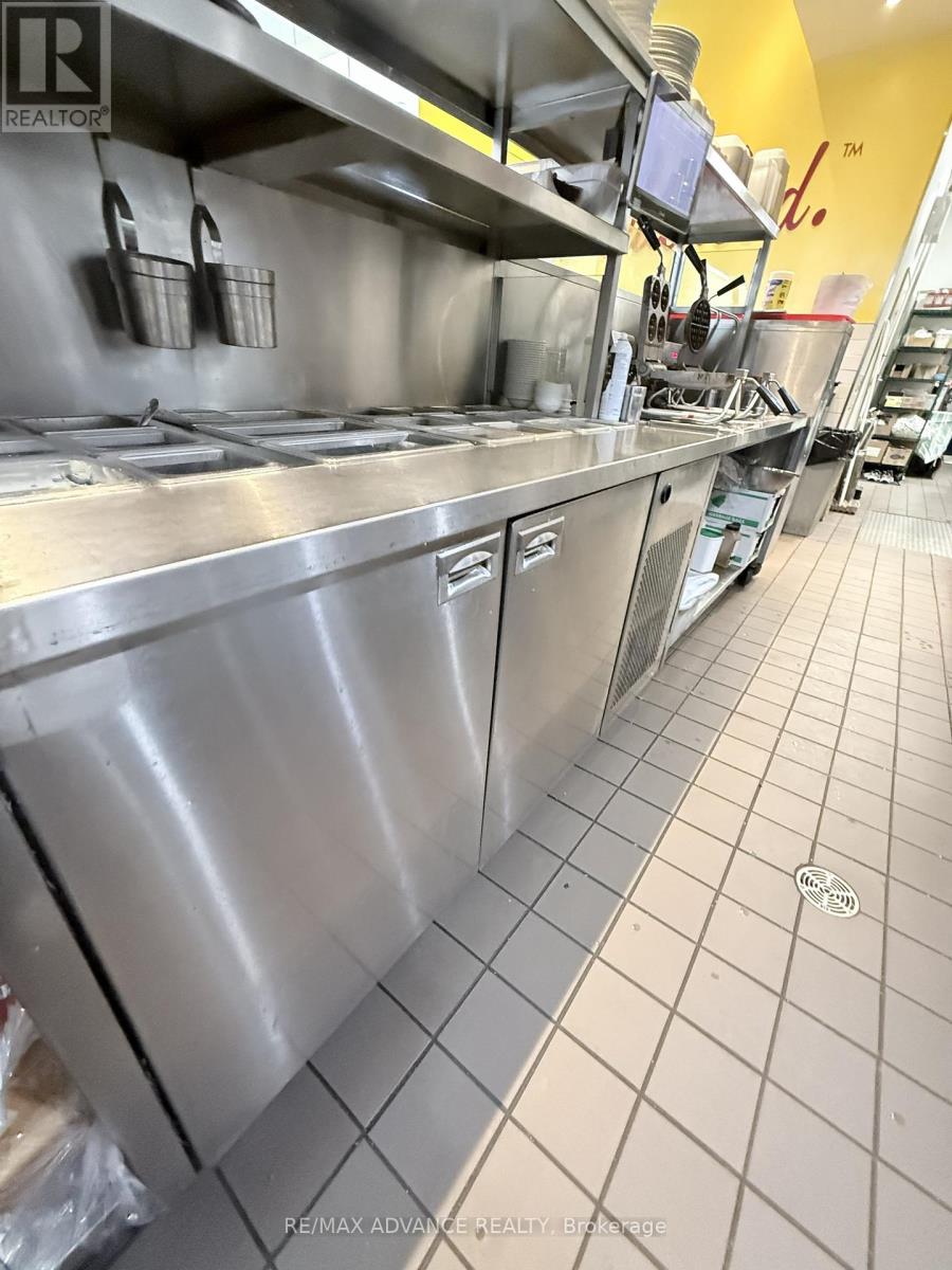 15975 Bayview Avenue, Aurora, Ontario  L4G 0S3 - Photo 24 - N12882192