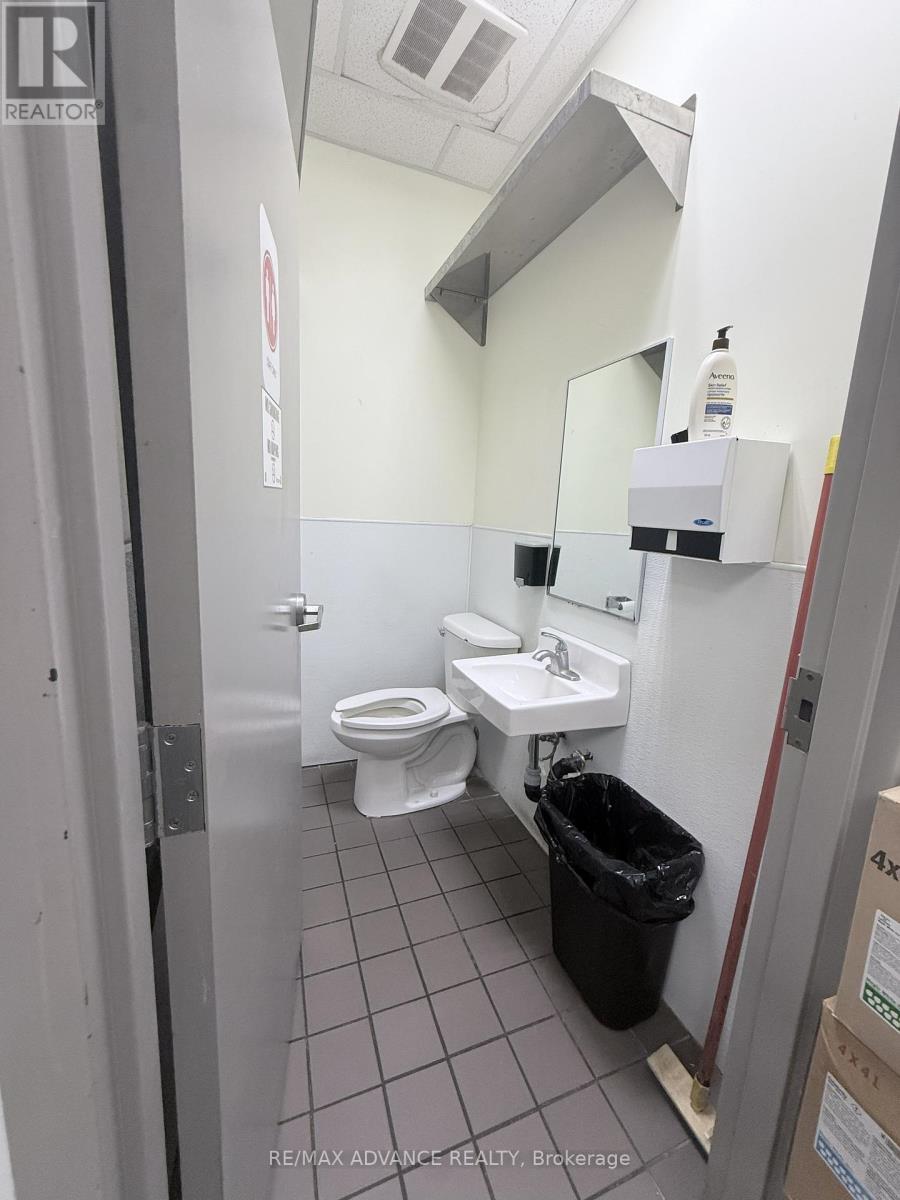 15975 Bayview Avenue, Aurora, Ontario  L4G 0S3 - Photo 27 - N12882192