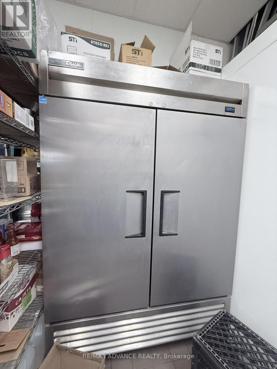 15975 Bayview Avenue, Aurora, Ontario  L4G 0S3 - Photo 29 - N12882192