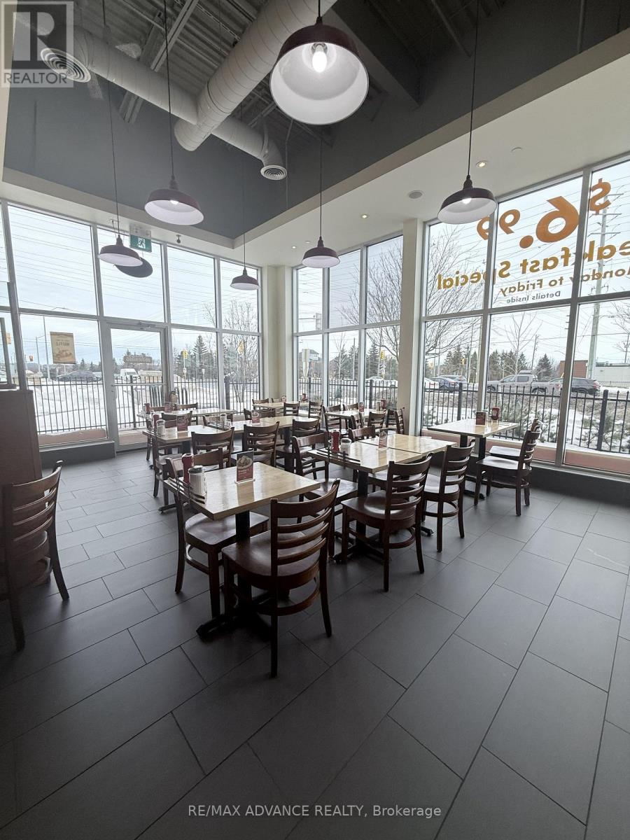 15975 Bayview Avenue, Aurora, Ontario  L4G 0S3 - Photo 8 - N12882192