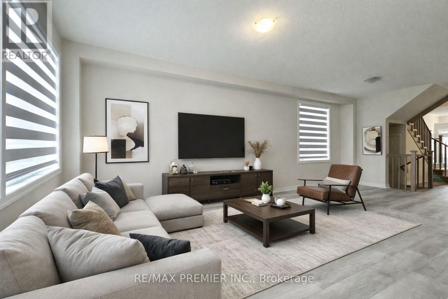 4 Ken Davie Gate, Georgina (Keswick North), Ontario  L4P 3E9 - Photo 4 - N12882218