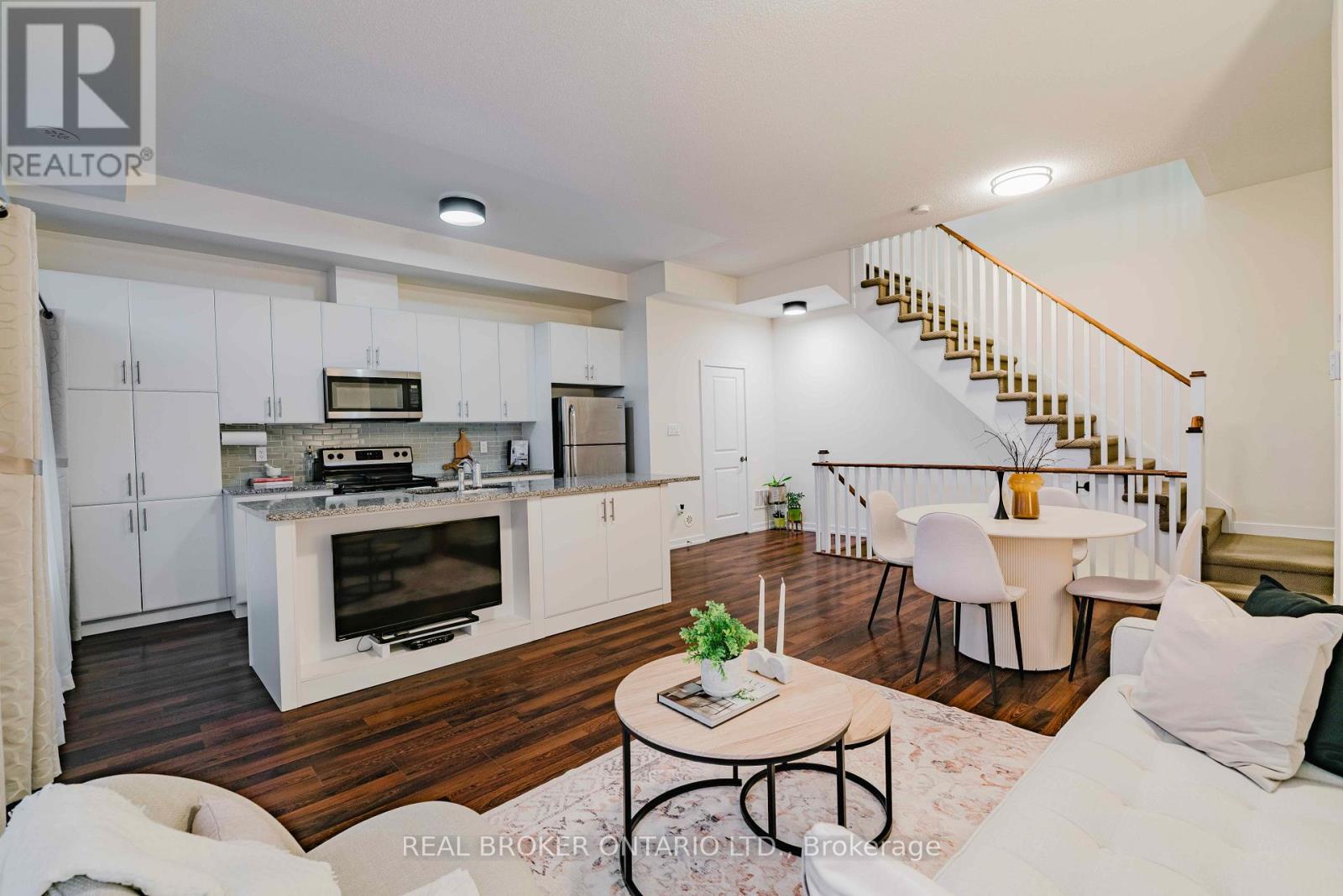 160 Glad Park Avenue, Whitchurch-Stouffville (Stouffville), Ontario  L4A 1X1 - Photo 8 - N12882270