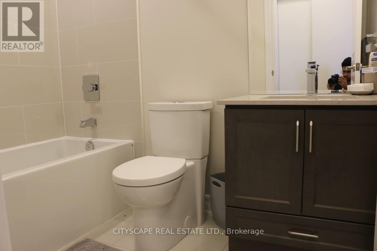 320 - 9085 Jane Street, Vaughan (Concord), Ontario  L4K 0L8 - Photo 18 - N12882272