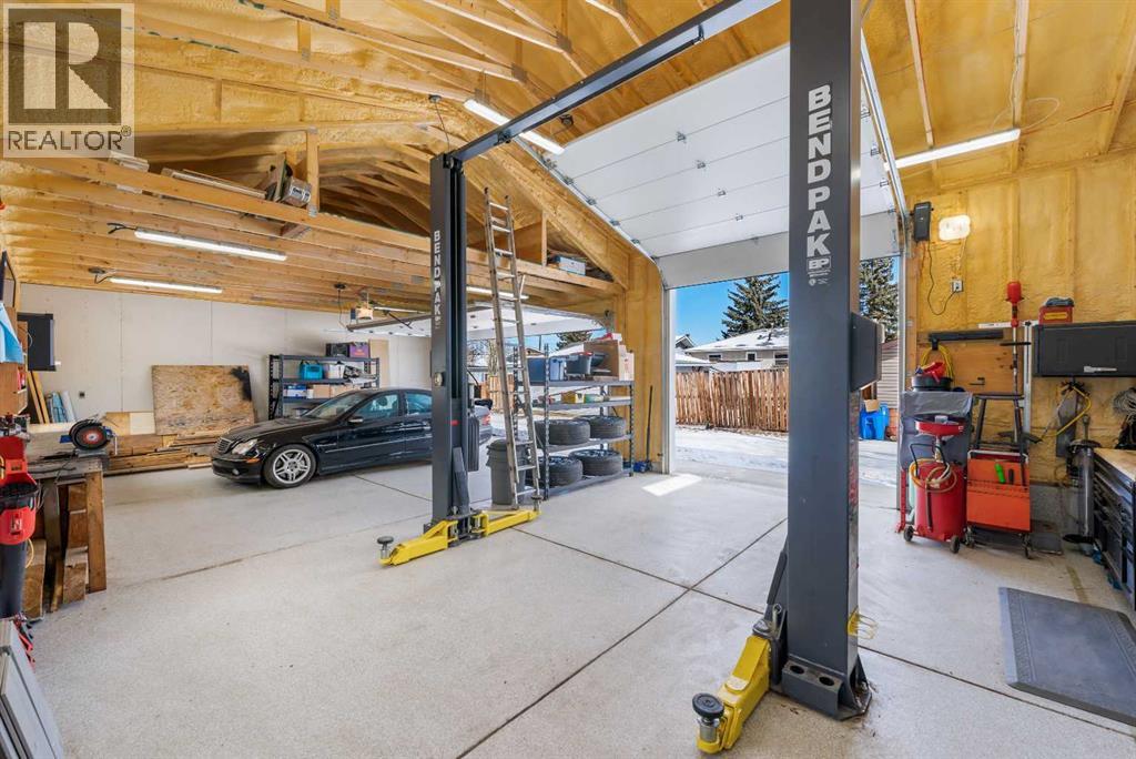 7928 36 Avenue Nw, Calgary, Alberta  T3B 1V7 - Photo 4 - A2292887