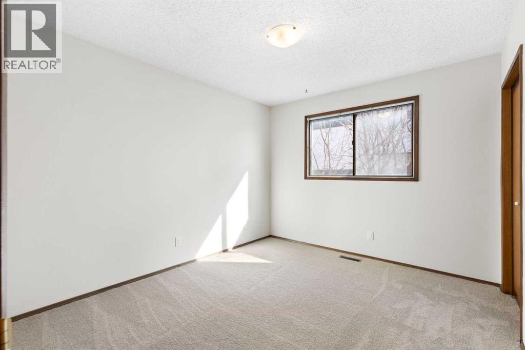 12 Castlefall Road Ne, Calgary, Alberta  T3J 1M9 - Photo 17 - A2293054