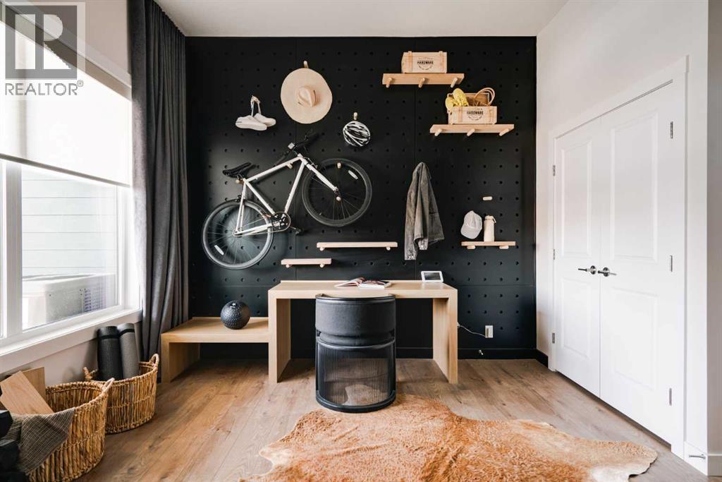 220 Sovereign Common Sw, Calgary, Alberta  T3C 3Y3 - Photo 3 - A2293288