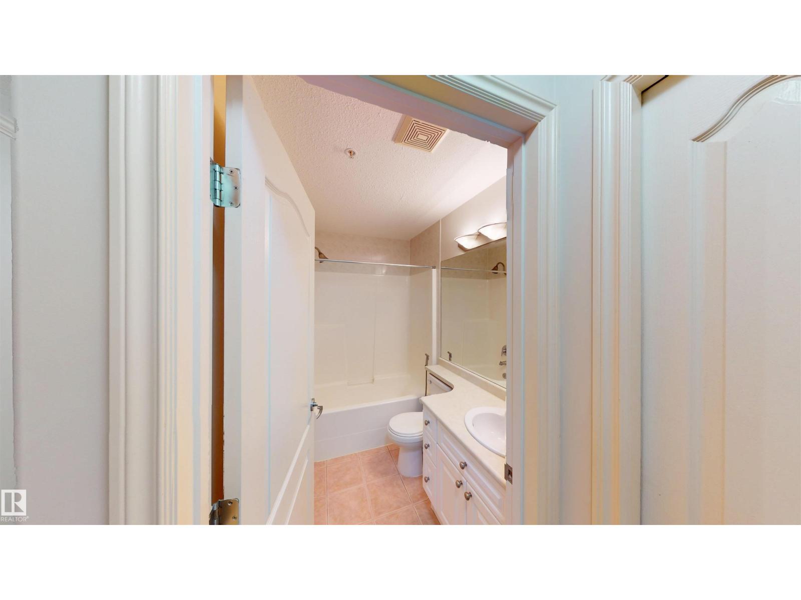 #115 9938 104 St Nw Nw, Edmonton, Alberta  T5K 2X7 - Photo 11 - E4477459