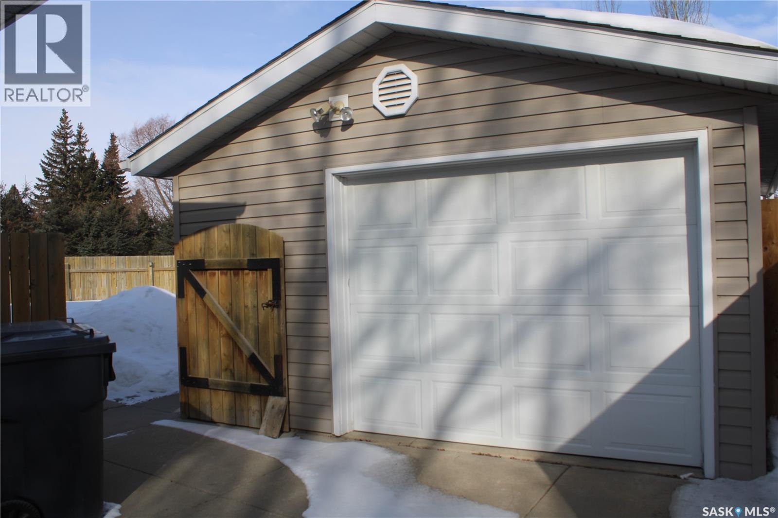 27 Morrison Drive, Yorkton, Saskatchewan  S3N 3W5 - Photo 38 - SK030434