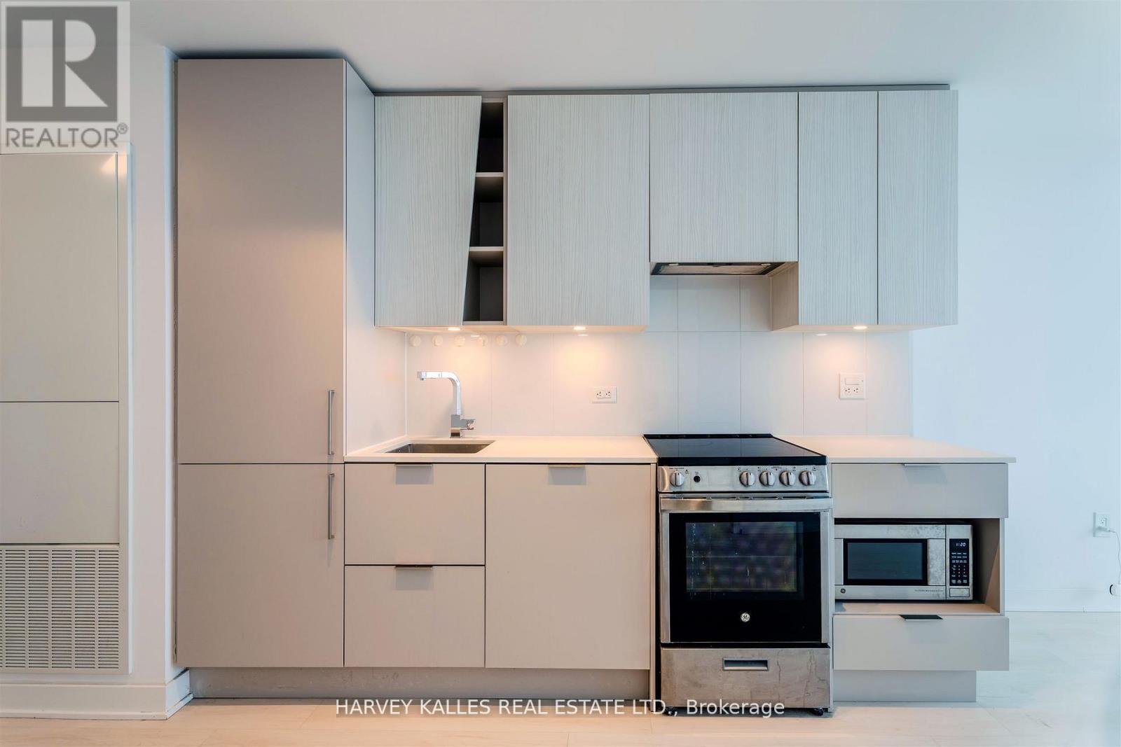 5211 - 3900 Confederation Parkway, Mississauga (City Centre), Ontario  L5B 0M3 - Photo 13 - W12882178