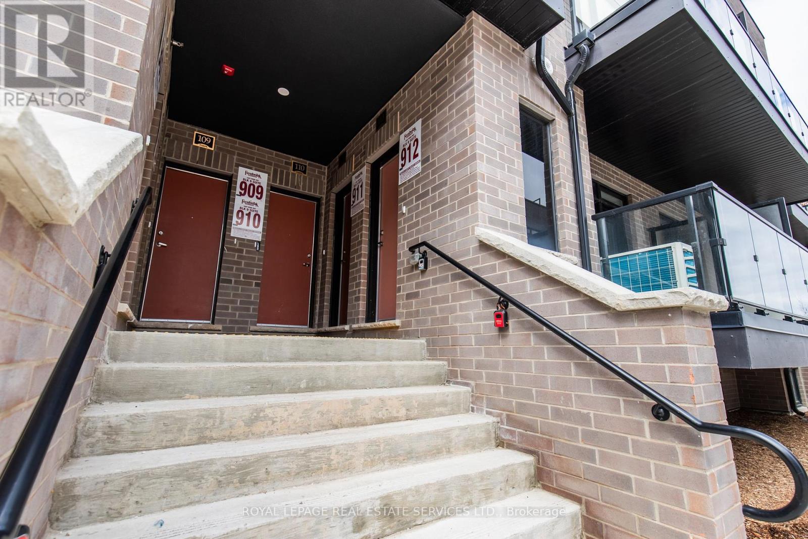 112 - 1597 Rose Way, Milton, Ontario  L9E 1N4 - Photo 6 - W12882216