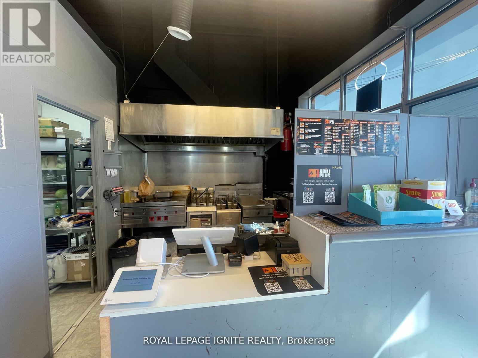 3 - 17 Queen Street, Mississauga (Streetsville), Ontario  L5N 6A1 - Photo 3 - W12882260