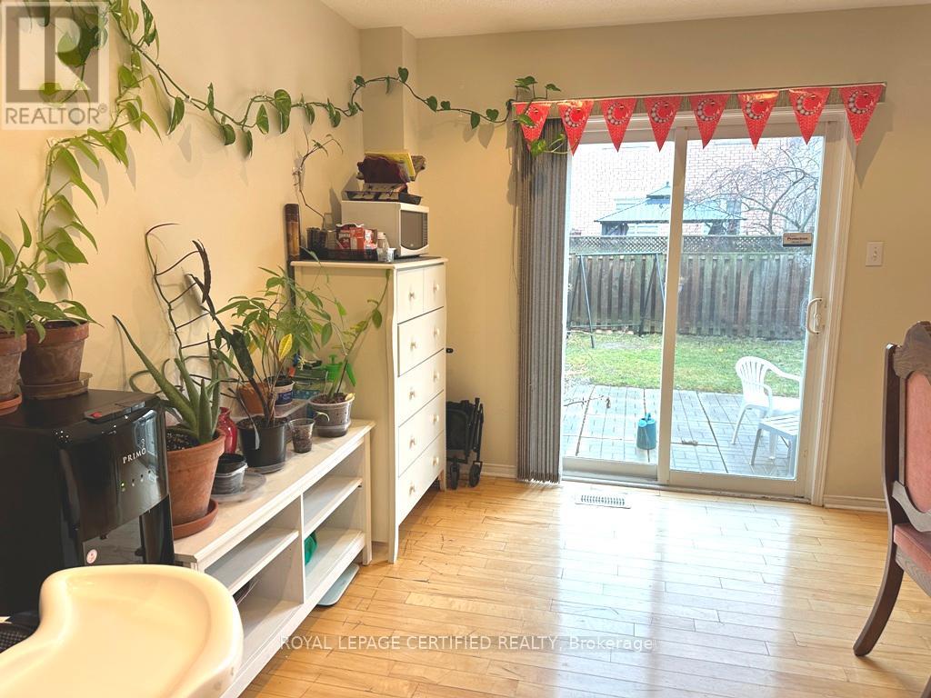 3271 Flagstone Drive, Mississauga, Ontario  L5M 7T8 - Photo 11 - W12882306