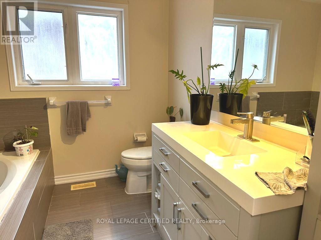 3271 Flagstone Drive, Mississauga, Ontario  L5M 7T8 - Photo 19 - W12882306