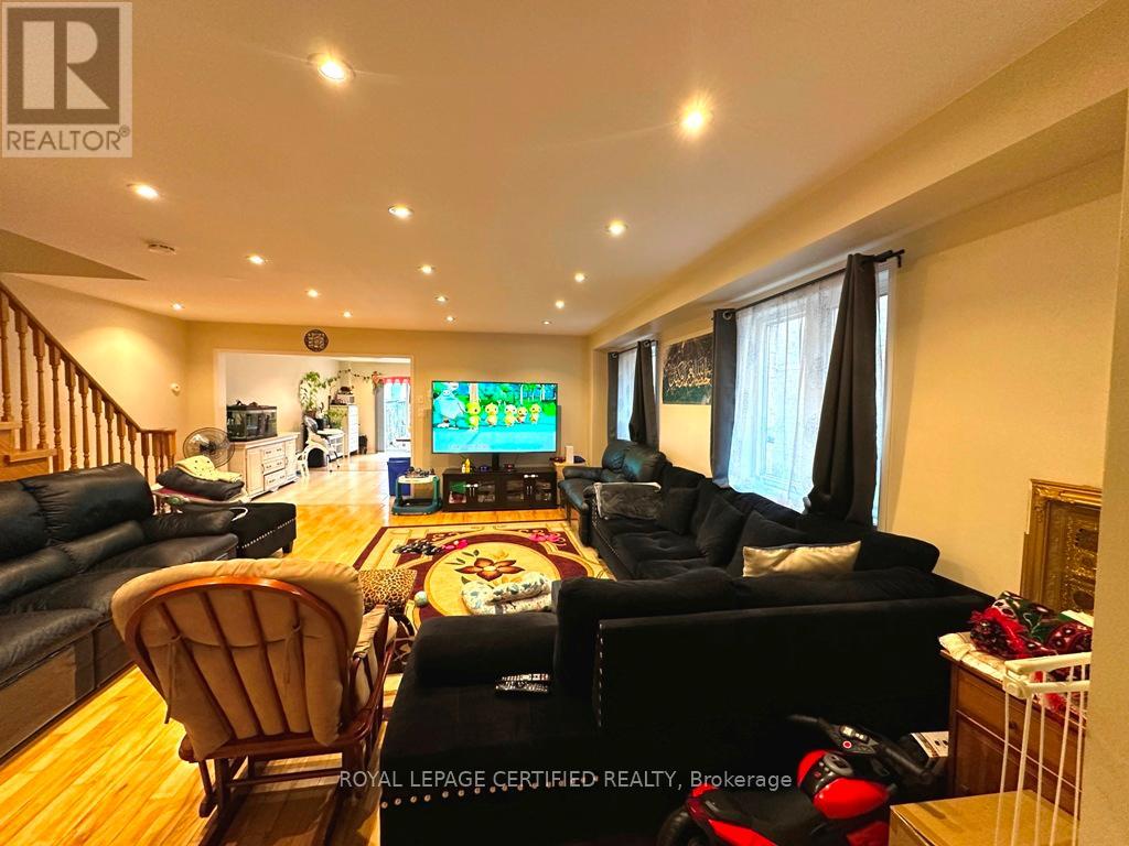 3271 Flagstone Drive, Mississauga, Ontario  L5M 7T8 - Photo 2 - W12882306