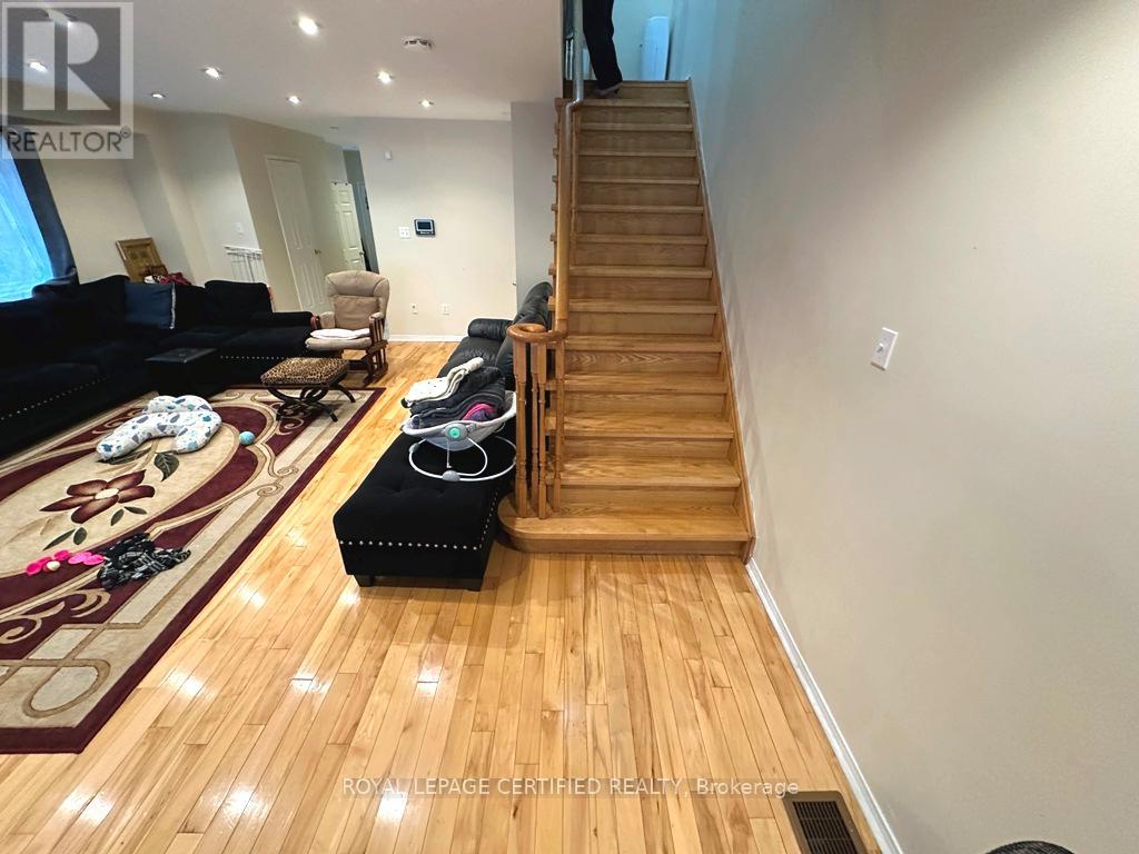 3271 Flagstone Drive, Mississauga, Ontario  L5M 7T8 - Photo 6 - W12882306