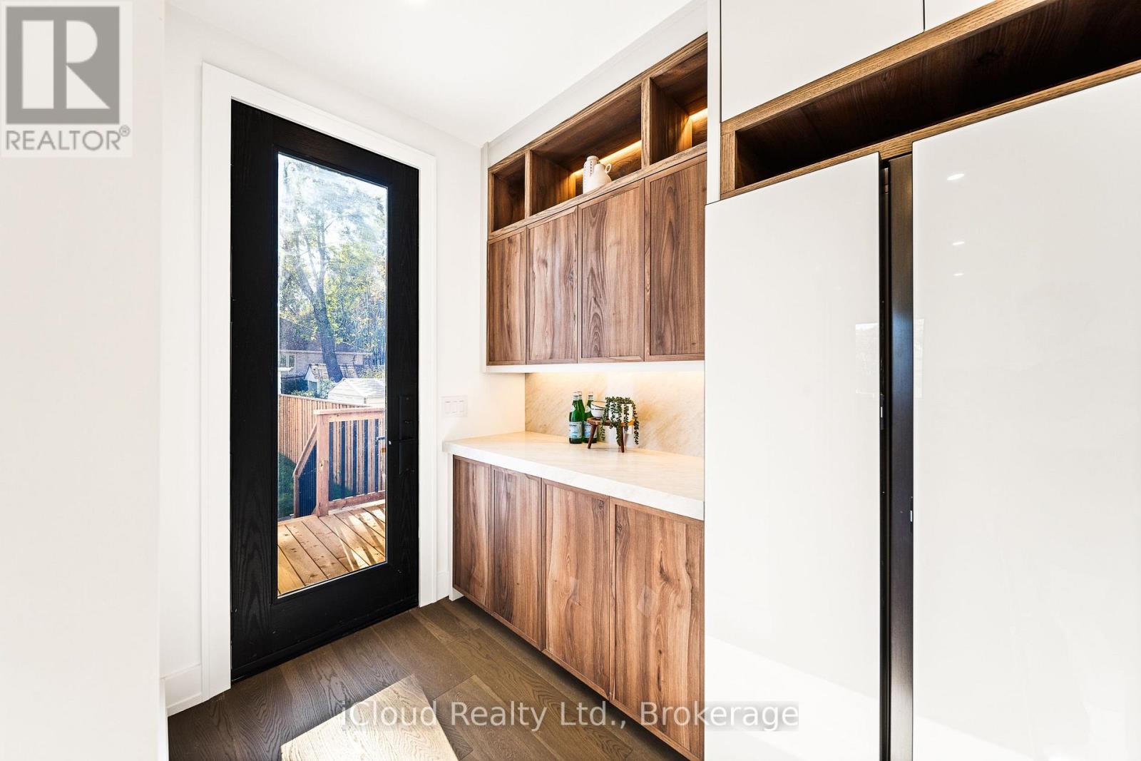 1140 Ogden Avenue, Mississauga, Ontario  L5E 2G9 - Photo 11 - W12882312