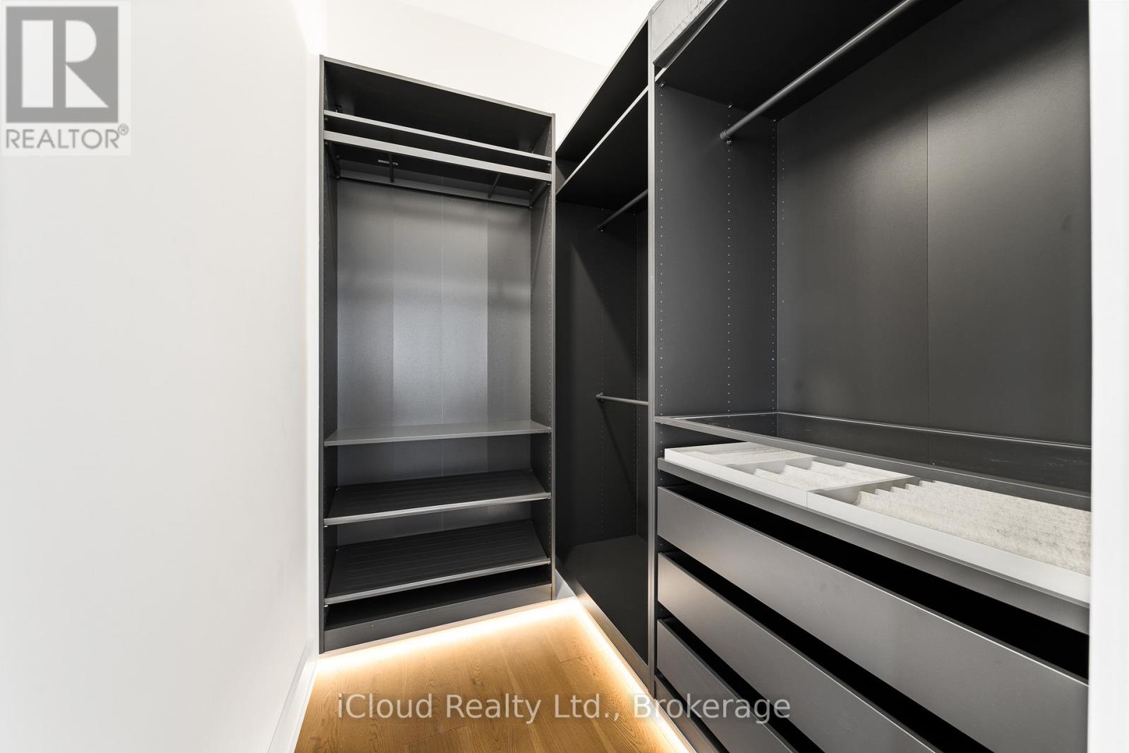 1140 Ogden Avenue, Mississauga, Ontario  L5E 2G9 - Photo 25 - W12882312