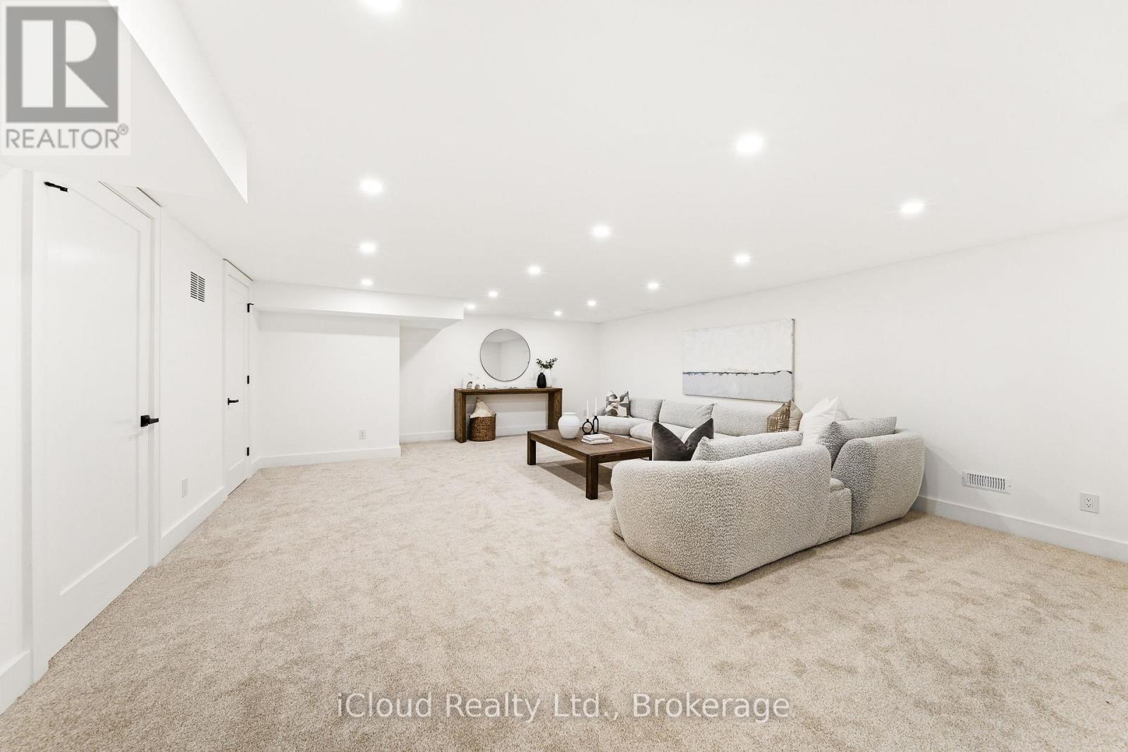 1140 Ogden Avenue, Mississauga, Ontario  L5E 2G9 - Photo 35 - W12882312