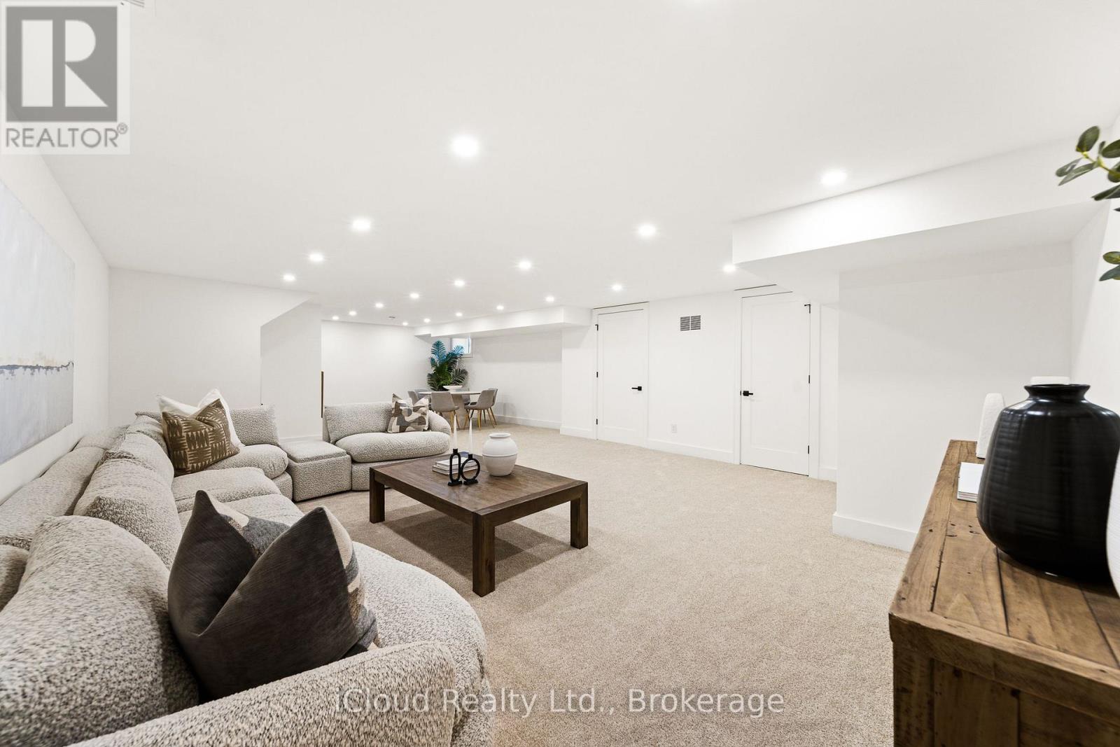 1140 Ogden Avenue, Mississauga, Ontario  L5E 2G9 - Photo 36 - W12882312