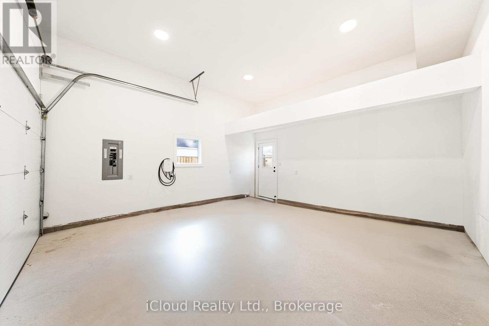 1140 Ogden Avenue, Mississauga, Ontario  L5E 2G9 - Photo 40 - W12882312