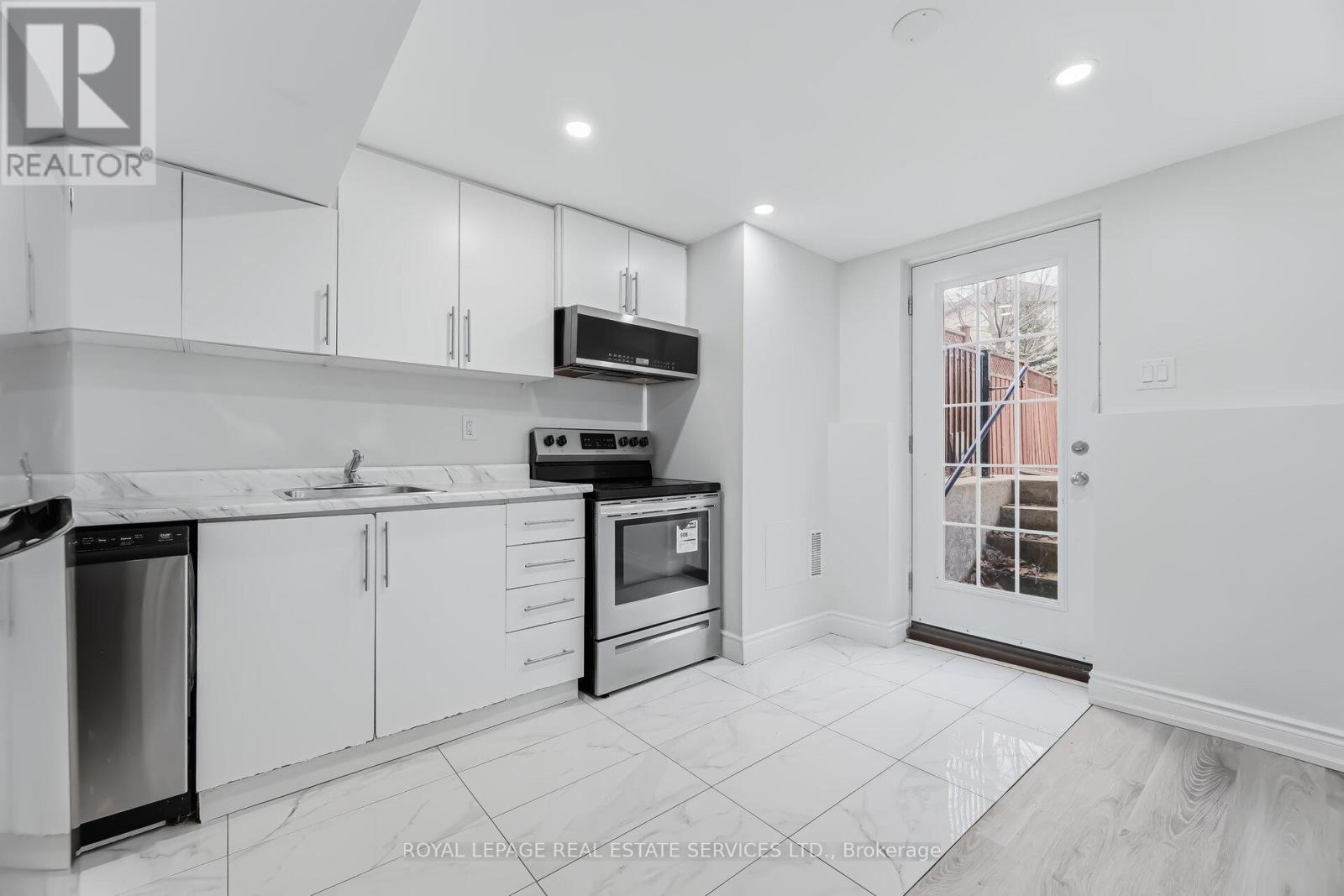 20 Dells Crescent, Brampton, Ontario  L7A 2K4 - Photo 30 - W12882376