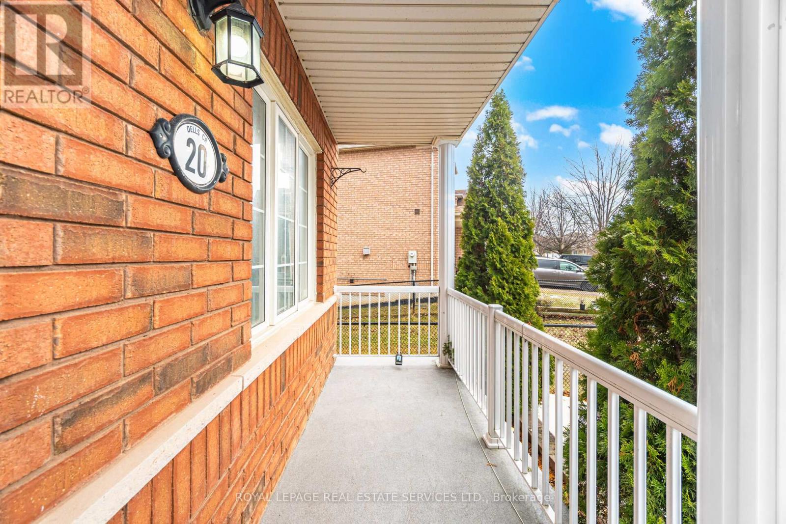 20 Dells Crescent, Brampton, Ontario  L7A 2K4 - Photo 5 - W12882376