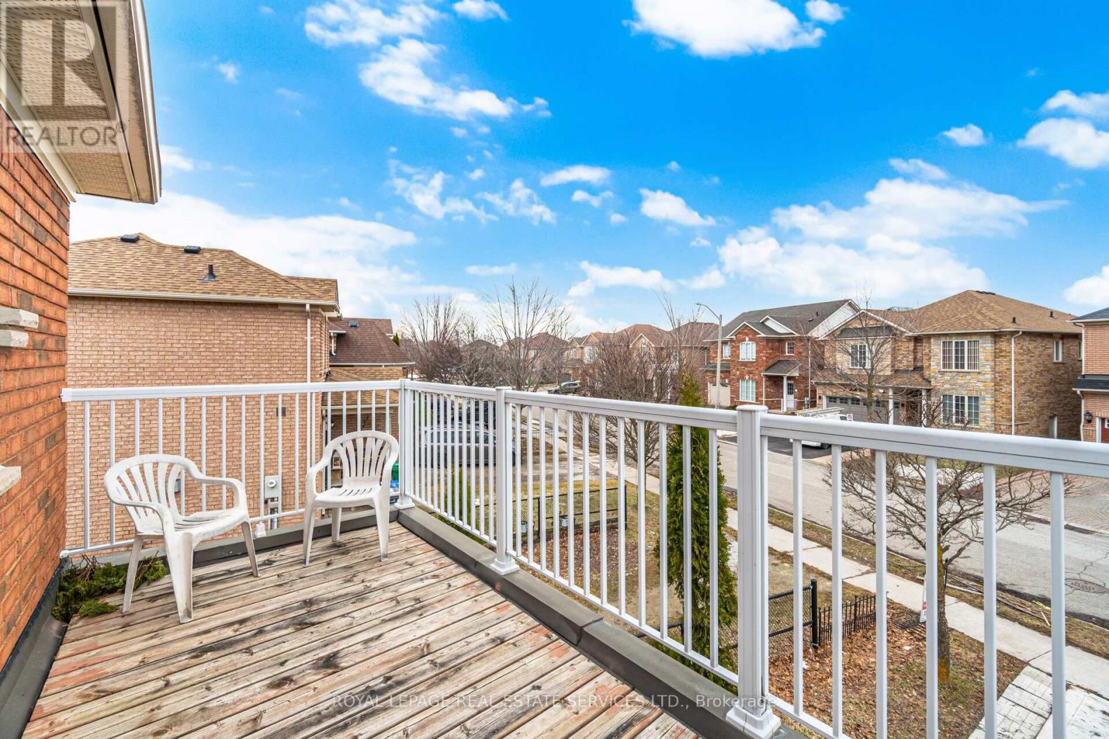 20 Dells Crescent, Brampton, Ontario  L7A 2K4 - Photo 7 - W12882376