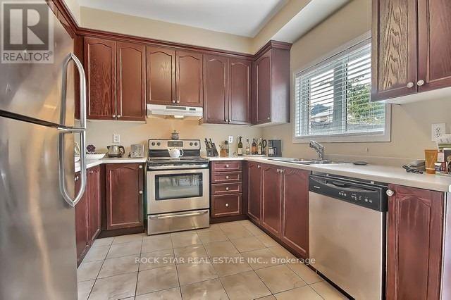 33 Chetholme Place, Halton Hills (Georgetown), Ontario  L7G 0B5 - Photo 12 - W12882392