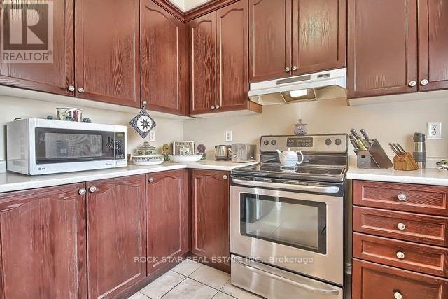 33 Chetholme Place, Halton Hills (Georgetown), Ontario  L7G 0B5 - Photo 14 - W12882392