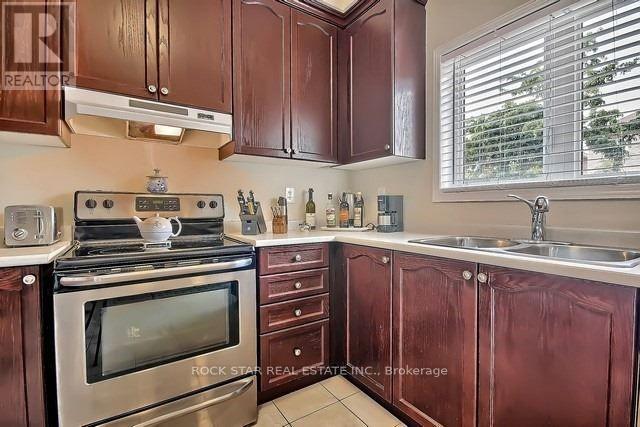 33 Chetholme Place, Halton Hills (Georgetown), Ontario  L7G 0B5 - Photo 15 - W12882392