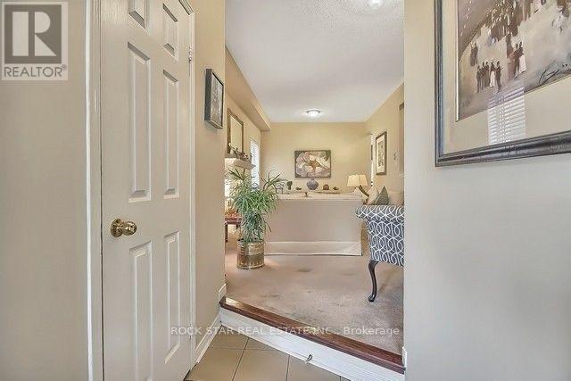 33 Chetholme Place, Halton Hills (Georgetown), Ontario  L7G 0B5 - Photo 6 - W12882392