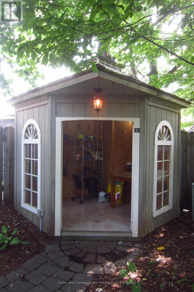 191 Cobourg Street, Stratford, Ontario  N5A 3E9 - Photo 40 - X12879678