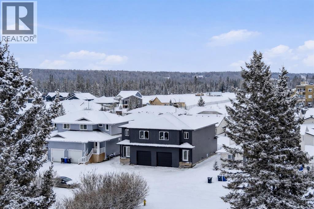 609a 5 Avenue Sw, Sundre, Alberta  T0M 1X0 - Photo 1 - A2293360