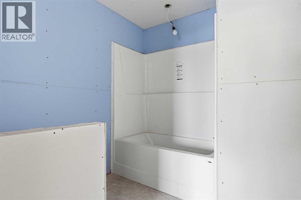 609a 5 Avenue Sw, Sundre, Alberta  T0M 1X0 - Photo 21 - A2293360