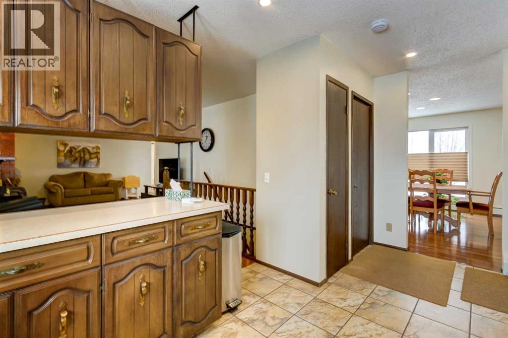 703 Memorial Avenue, Vulcan, Alberta  T0L 2B0 - Photo 14 - A2293238