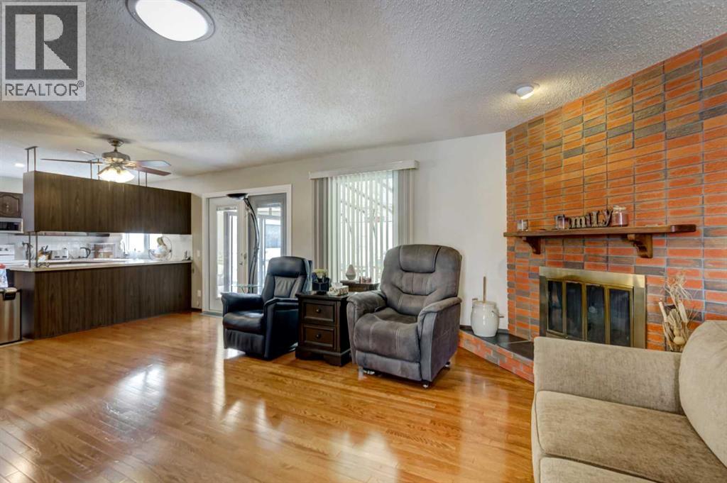 703 Memorial Avenue, Vulcan, Alberta  T0L 2B0 - Photo 17 - A2293238