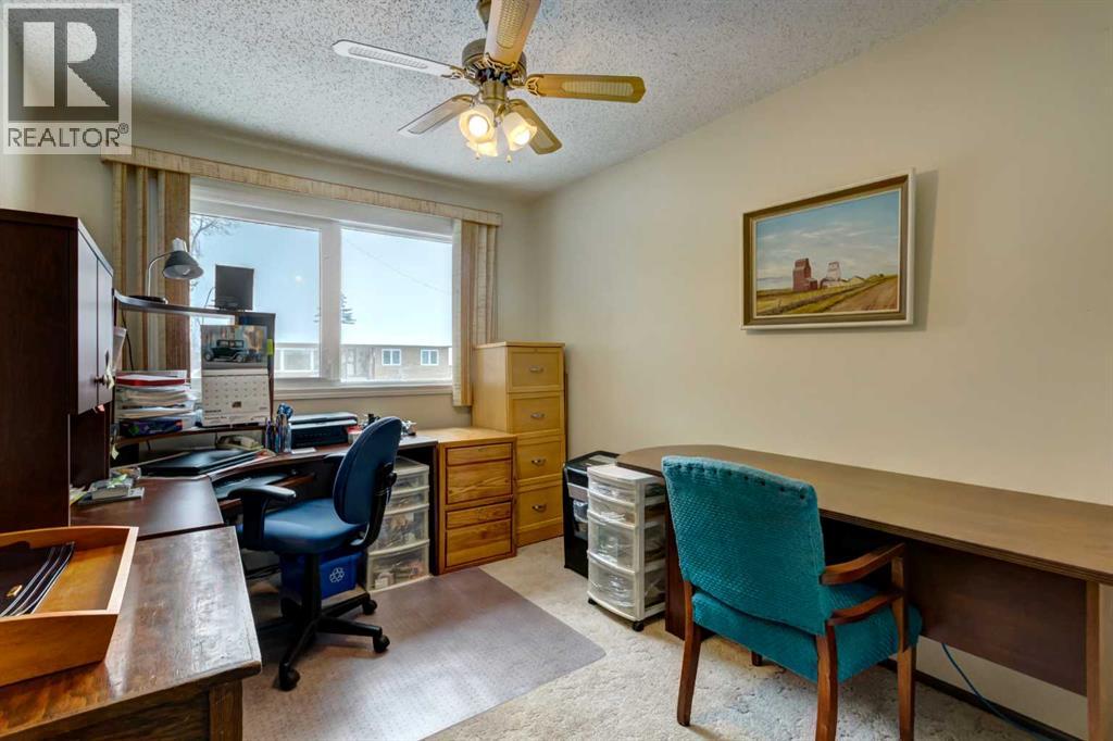 703 Memorial Avenue, Vulcan, Alberta  T0L 2B0 - Photo 23 - A2293238