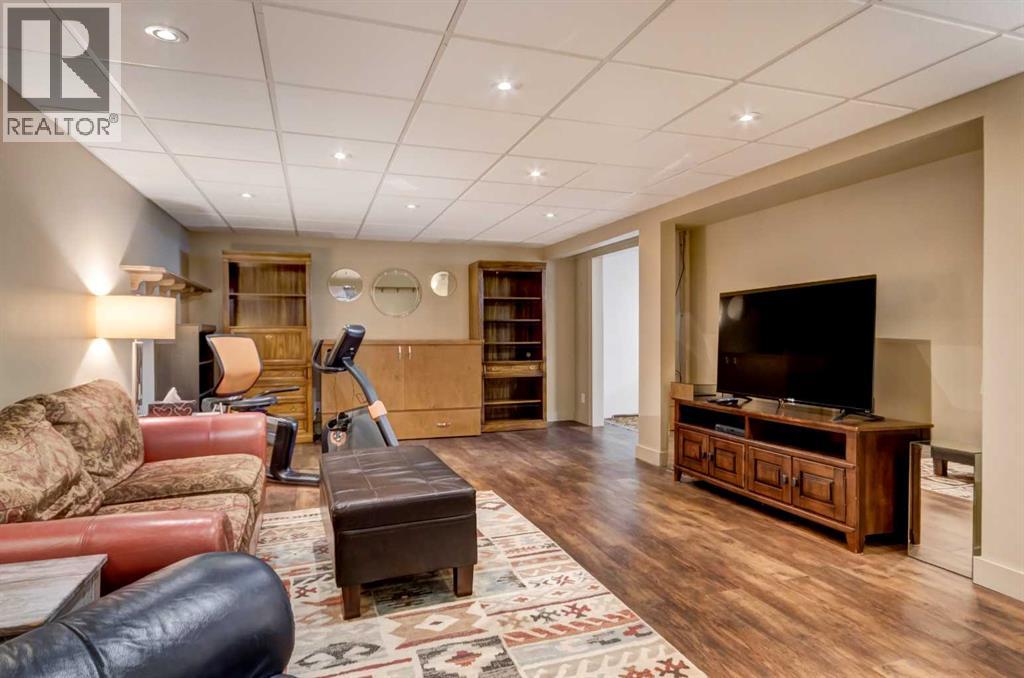 703 Memorial Avenue, Vulcan, Alberta  T0L 2B0 - Photo 28 - A2293238