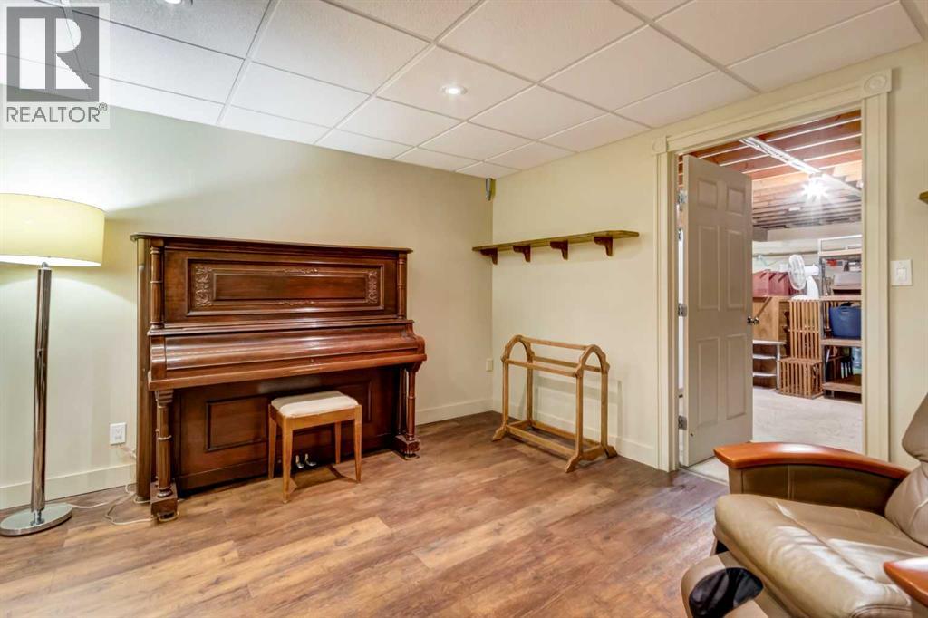 703 Memorial Avenue, Vulcan, Alberta  T0L 2B0 - Photo 29 - A2293238