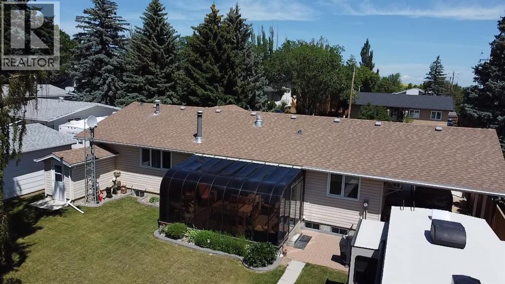 703 Memorial Avenue, Vulcan, Alberta  T0L 2B0 - Photo 5 - A2293238