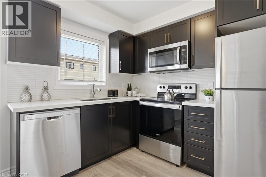 32 Radison Lane, Hamilton, Ontario  L8H 0B5 - Photo 11 - 40812121