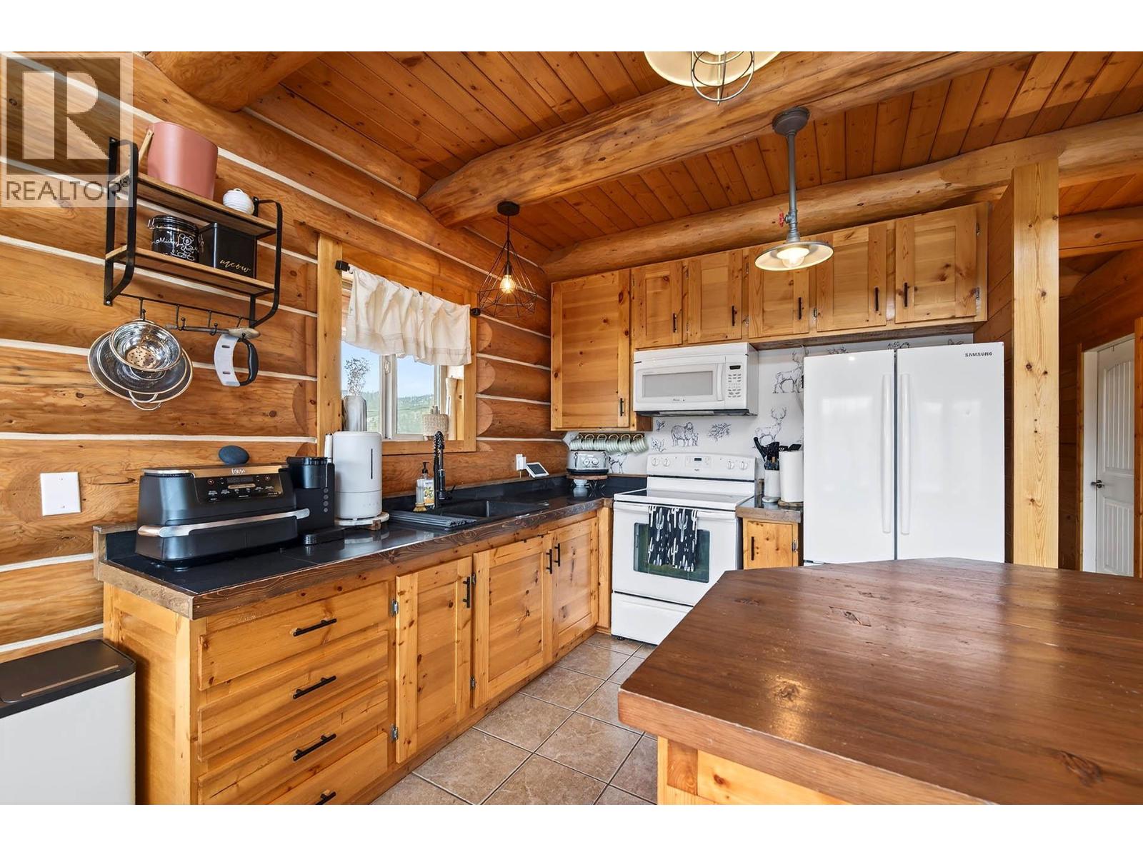 524 Deer Drive, Kamloops, British Columbia  V1S 1Z9 - Photo 9 - 10379334