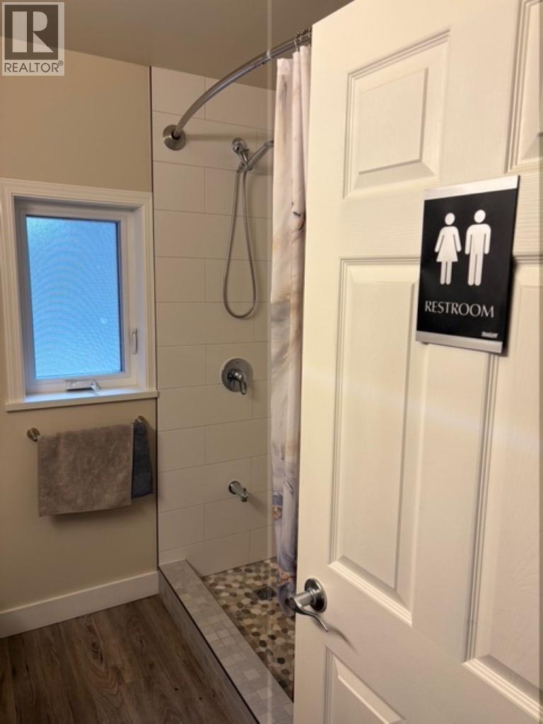 5702 Medusa Street, Sechelt, British Columbia  V0N 3A0 - Photo 7 - R3099668