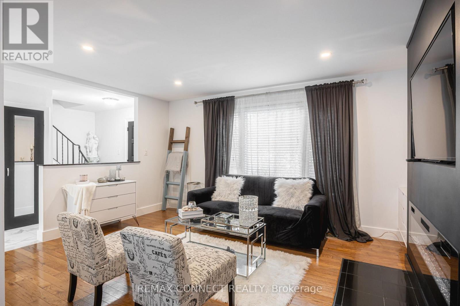 32 Harland Crescent, Ajax, Ontario  L1S 1J9 - Photo 5 - E12751326