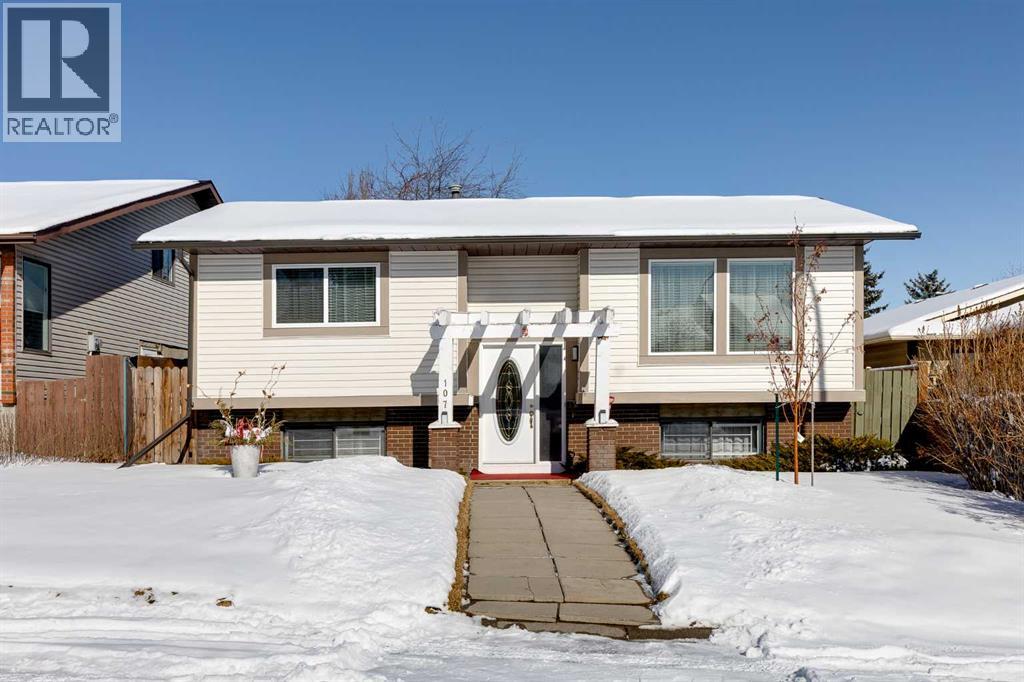 107 Bedwood Bay Ne, Calgary, Alberta  T3K 1M1 - Photo 2 - A2290457