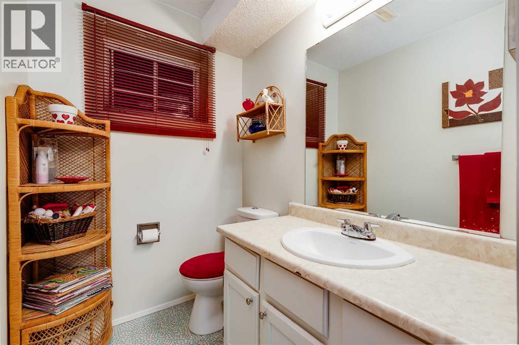 107 Bedwood Bay Ne, Calgary, Alberta  T3K 1M1 - Photo 21 - A2290457